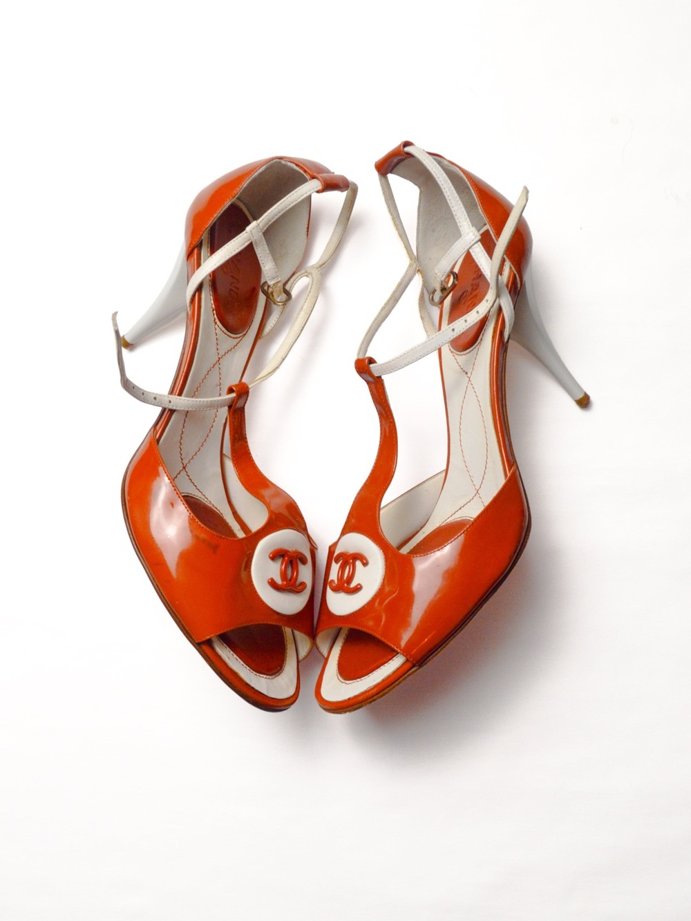 CHANEL Orange and White Leather T-Strap Sandals - Picture 7 of 7